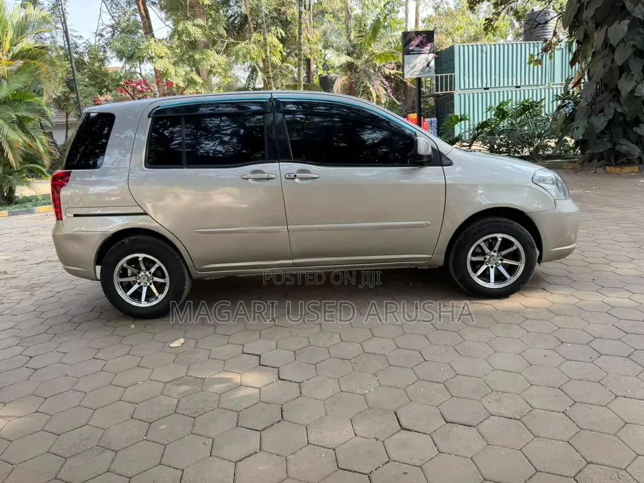 Toyota Raum 2004 Silver