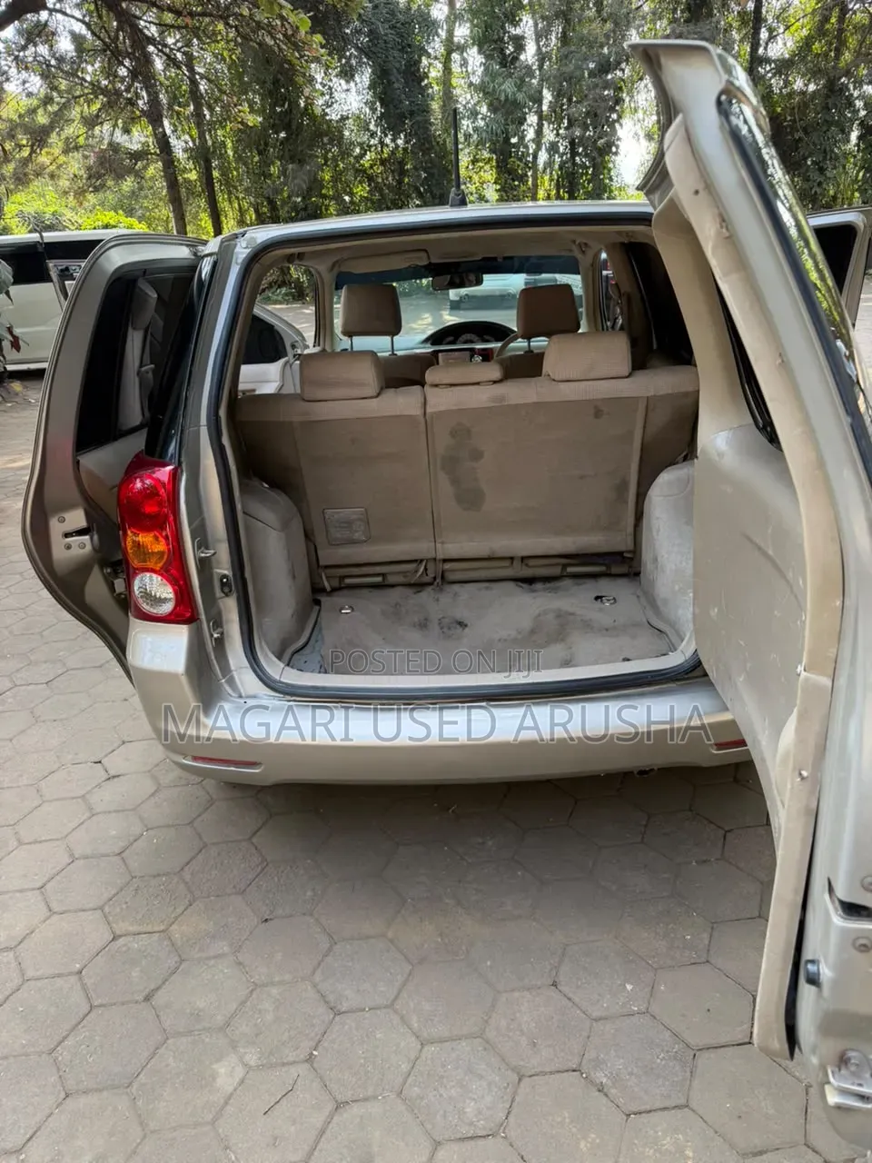 Toyota Raum 2004 Silver
