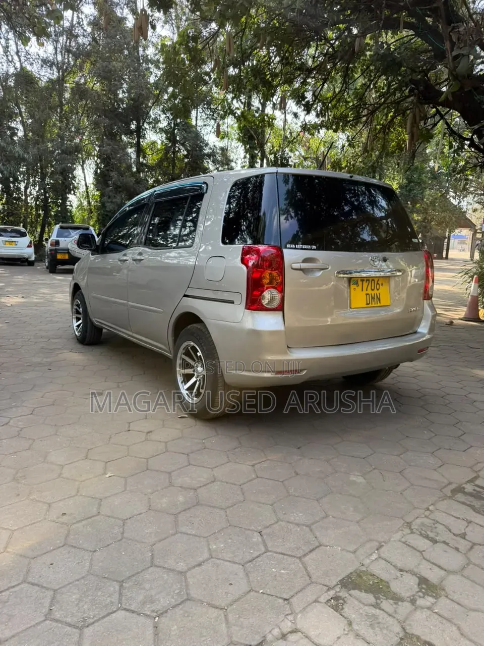 Toyota Raum 2004 Silver