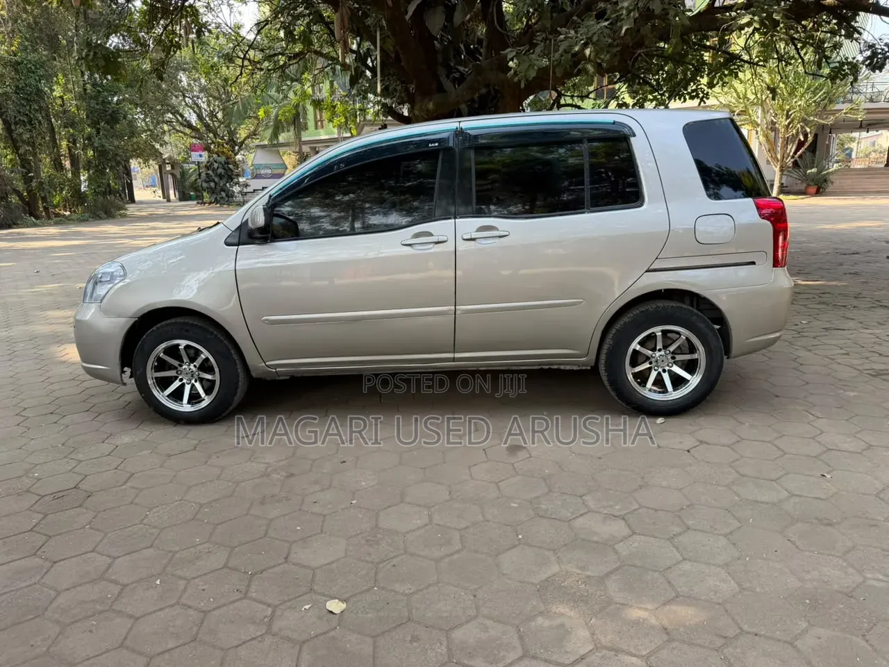 Toyota Raum 2004 Silver