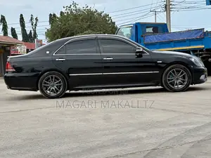 Toyota Crown 2006 Black