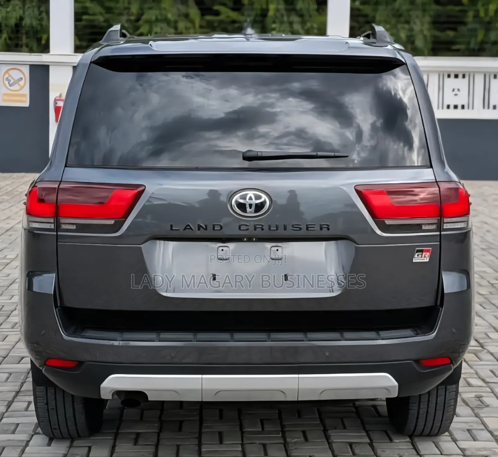 Toyota Land Cruiser LC300 2023 Gray