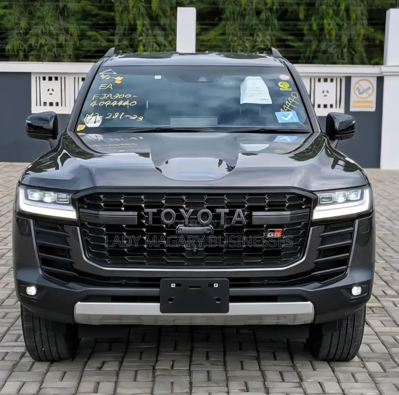 Toyota Land Cruiser LC300 2023 Gray