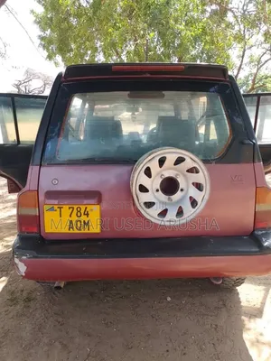 Suzuki Escudo 1997 Red