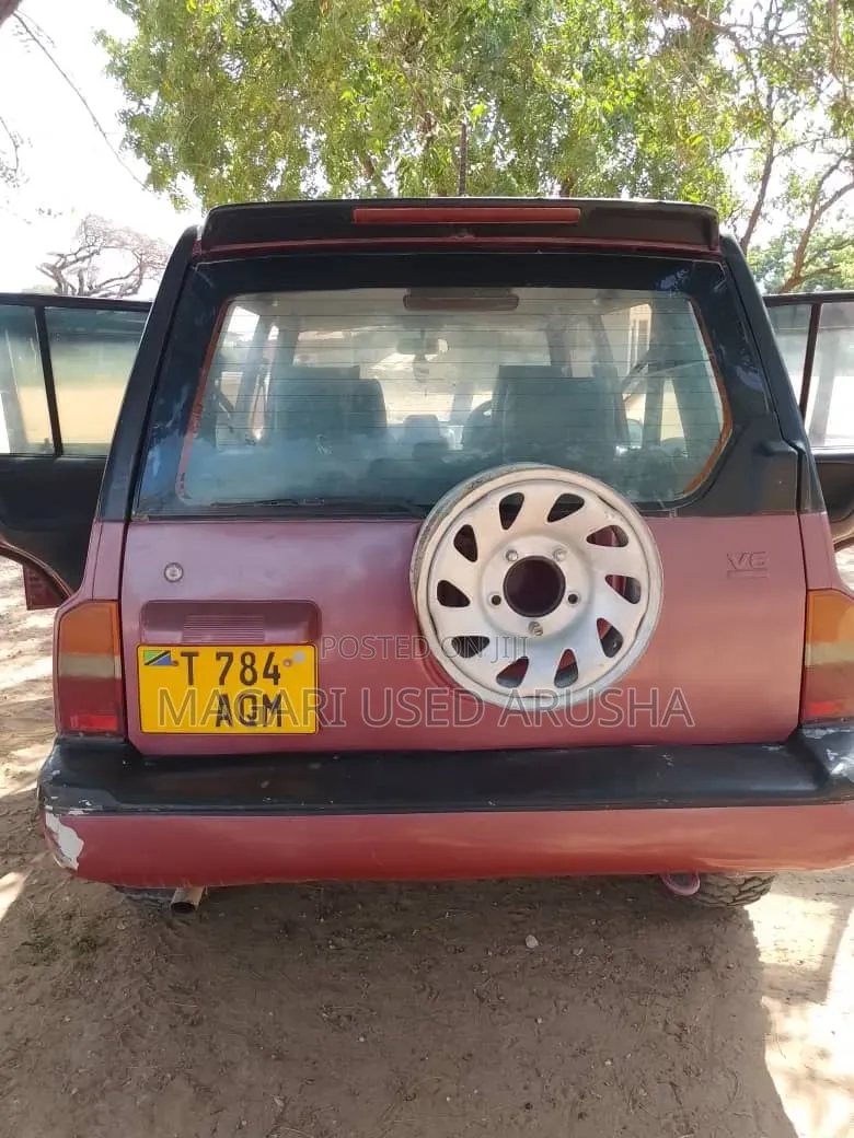 Suzuki Escudo 1997 Red