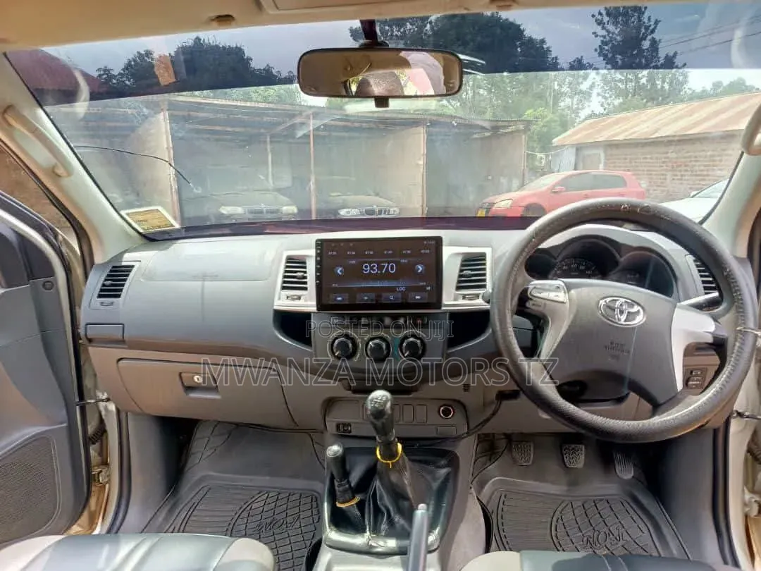 Toyota Hilux 2017 Silver