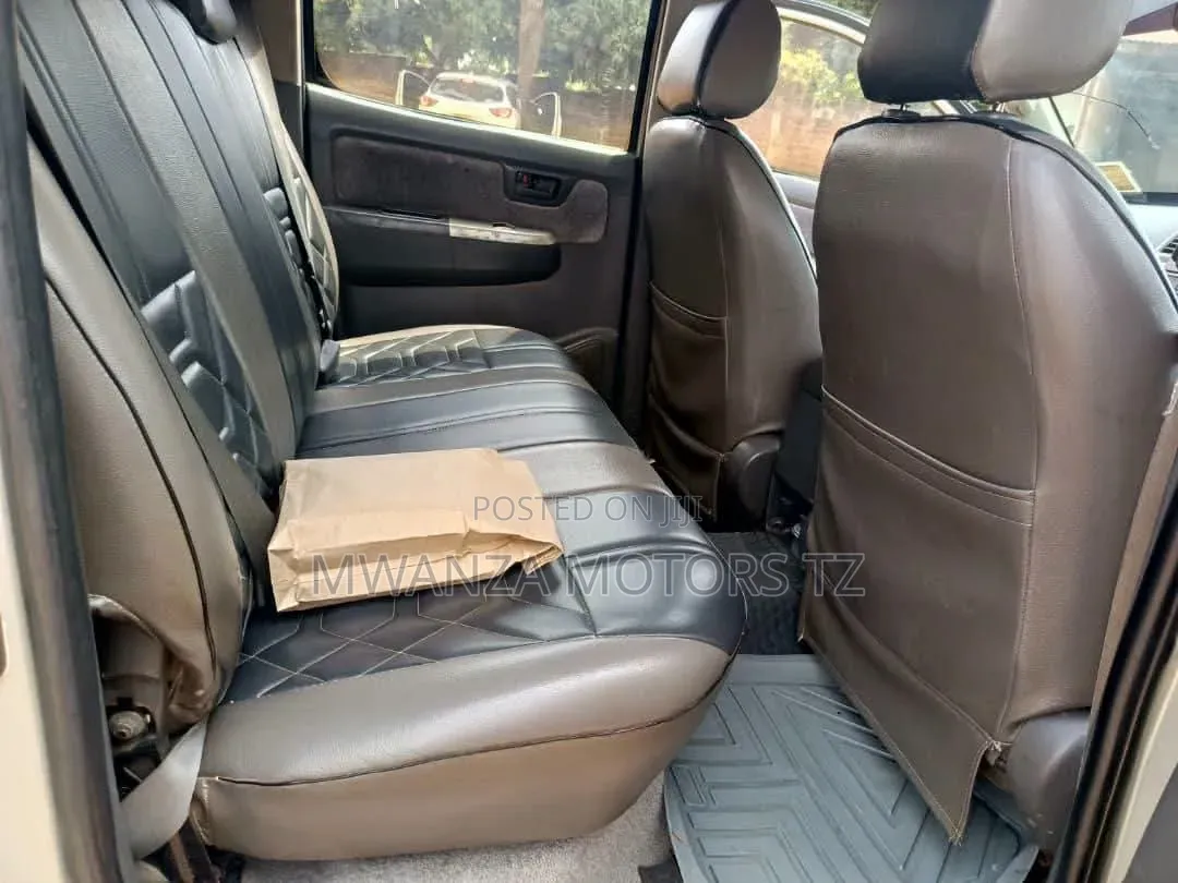 Toyota Hilux 2017 Silver