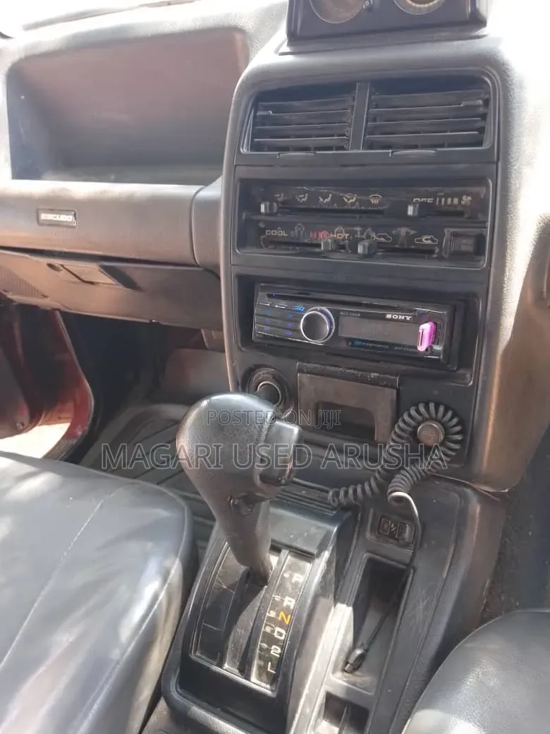 Suzuki Escudo 1997 Red