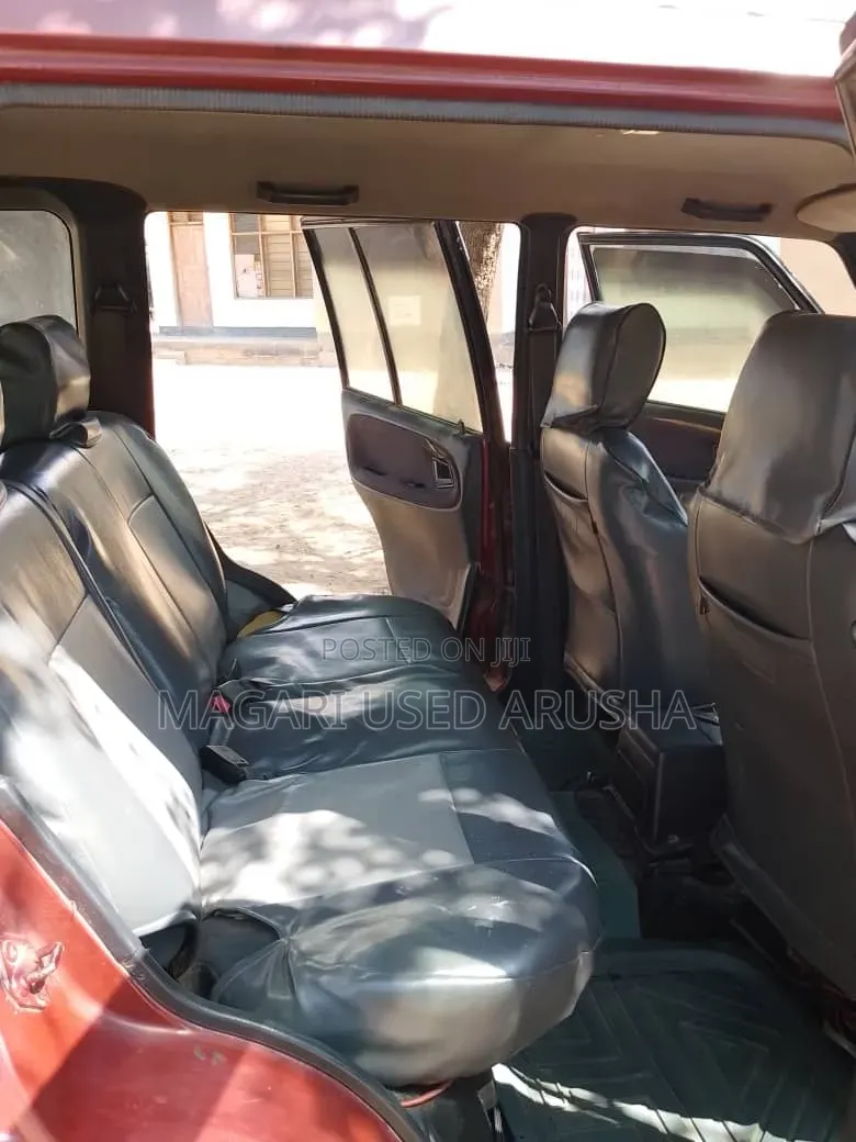 Suzuki Escudo 1997 Red