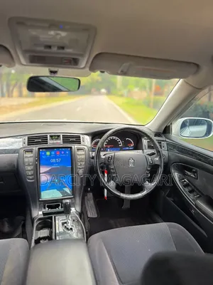 Toyota Crown 2006 White