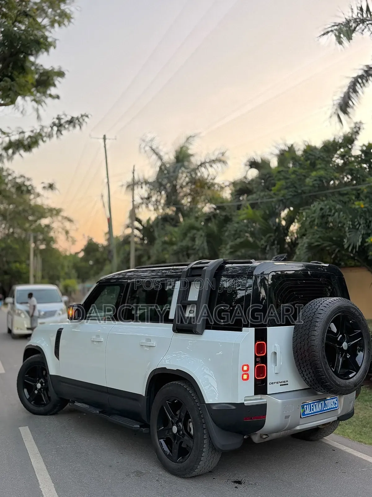 Land Rover Defender 2021 White