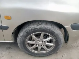 Toyota Raum 2001 Silver