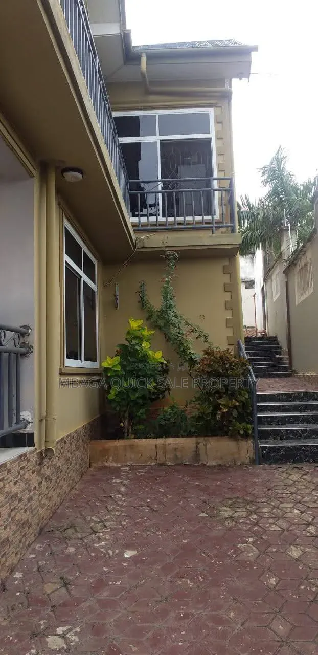 4bdrm House in Tabata for rent