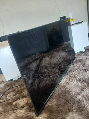 Hisense Smart Inche 43