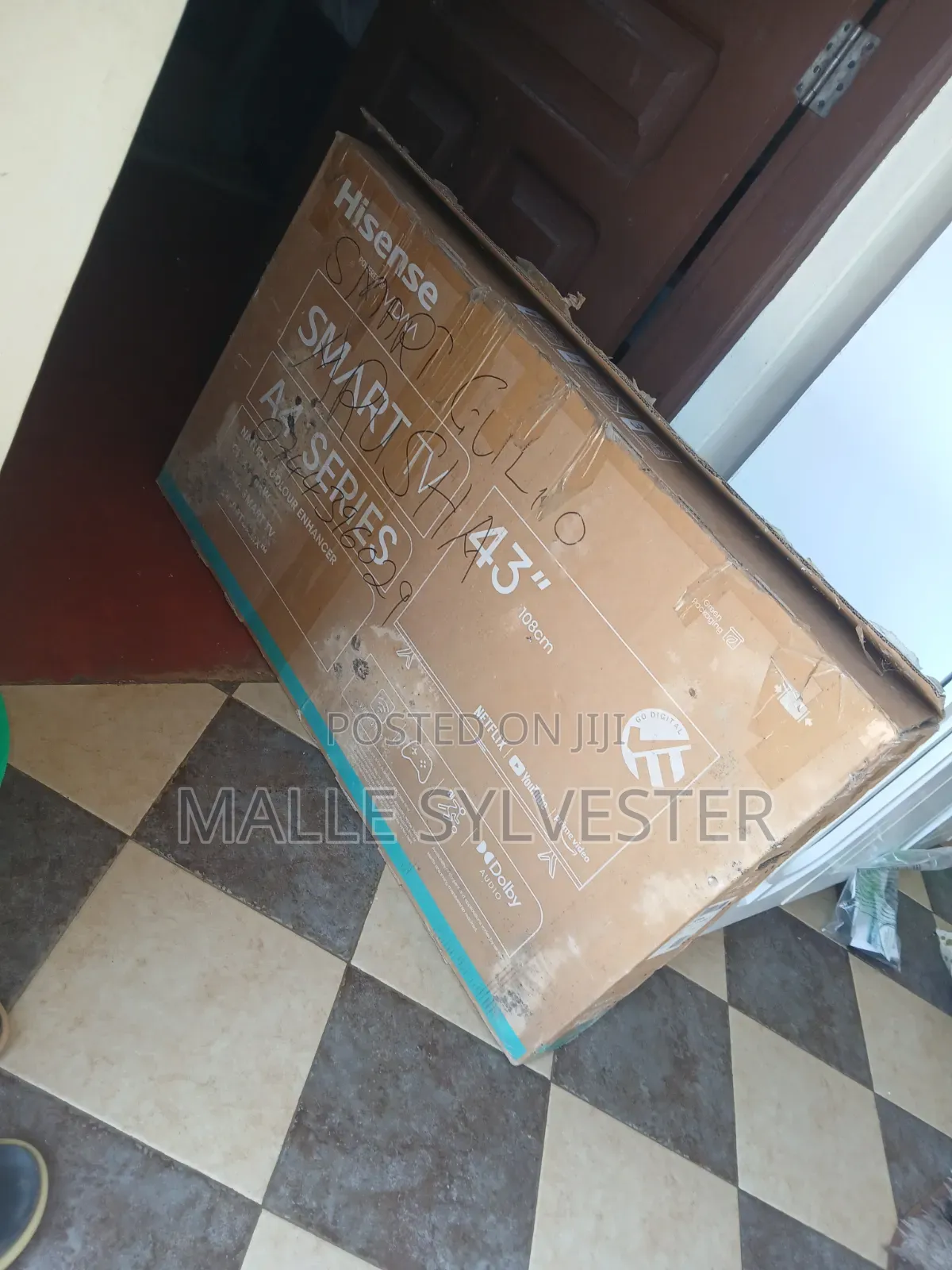 Hisense Smart Inche 43