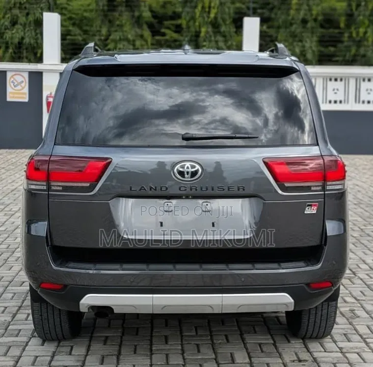 Toyota Land Cruiser 2023 Gray