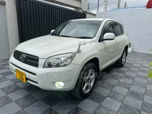Toyota RAV4 2008 White