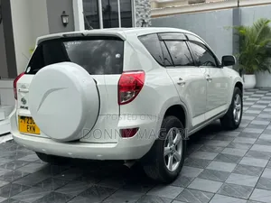 Toyota RAV4 2008 White