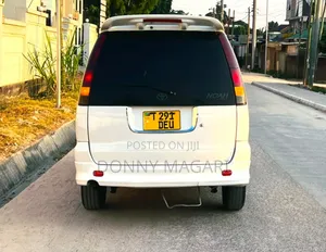 Toyota Noah 2001 White