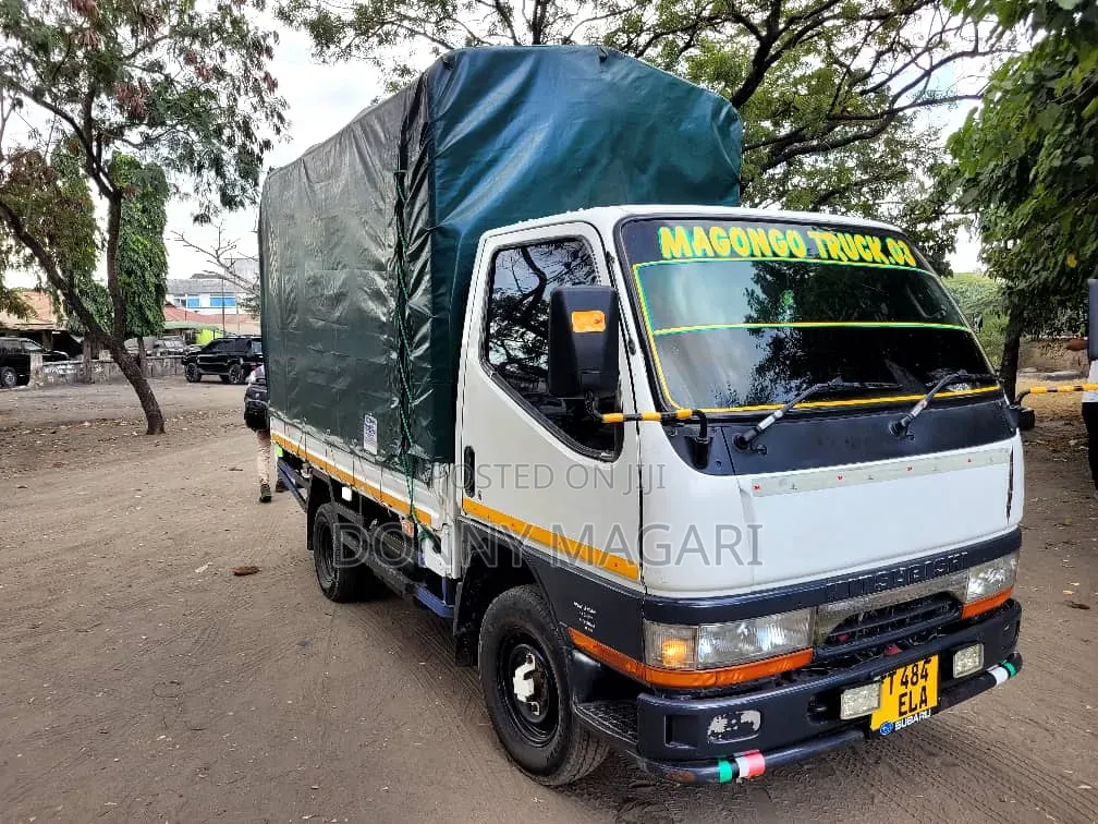 Mitsubishi Canter 2004 White