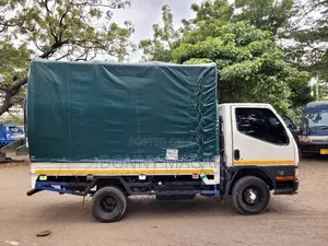 Mitsubishi Canter 2004 White