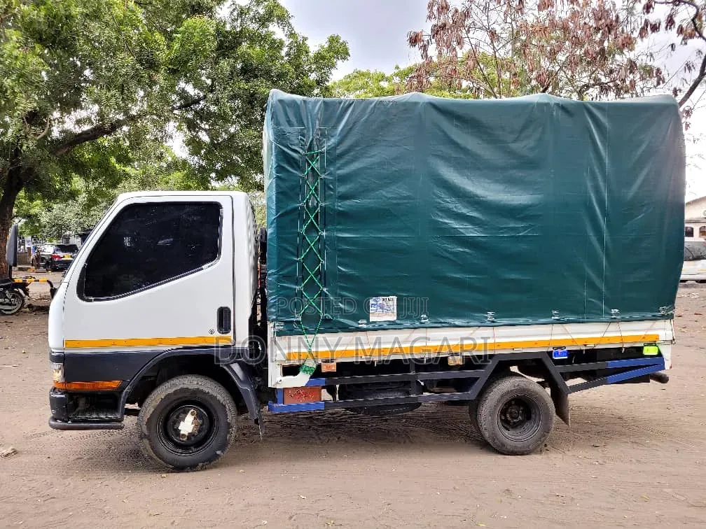 Mitsubishi Canter 2004 White