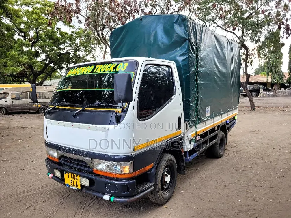 Mitsubishi Canter 2004 White