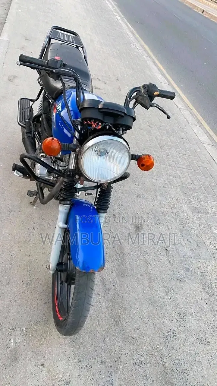 New TVS HLX 125 2025 Blue