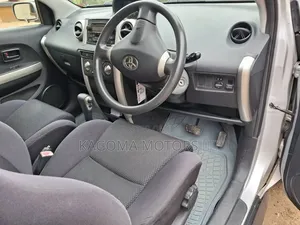 Toyota IST 2004 Silver