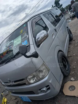 Toyota Quantum 2005 Silver