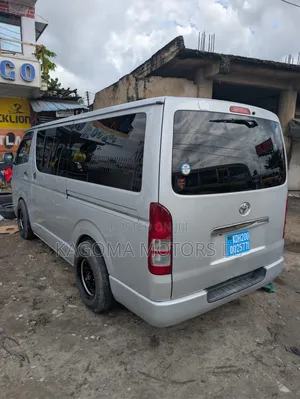 Toyota Quantum 2005 Silver