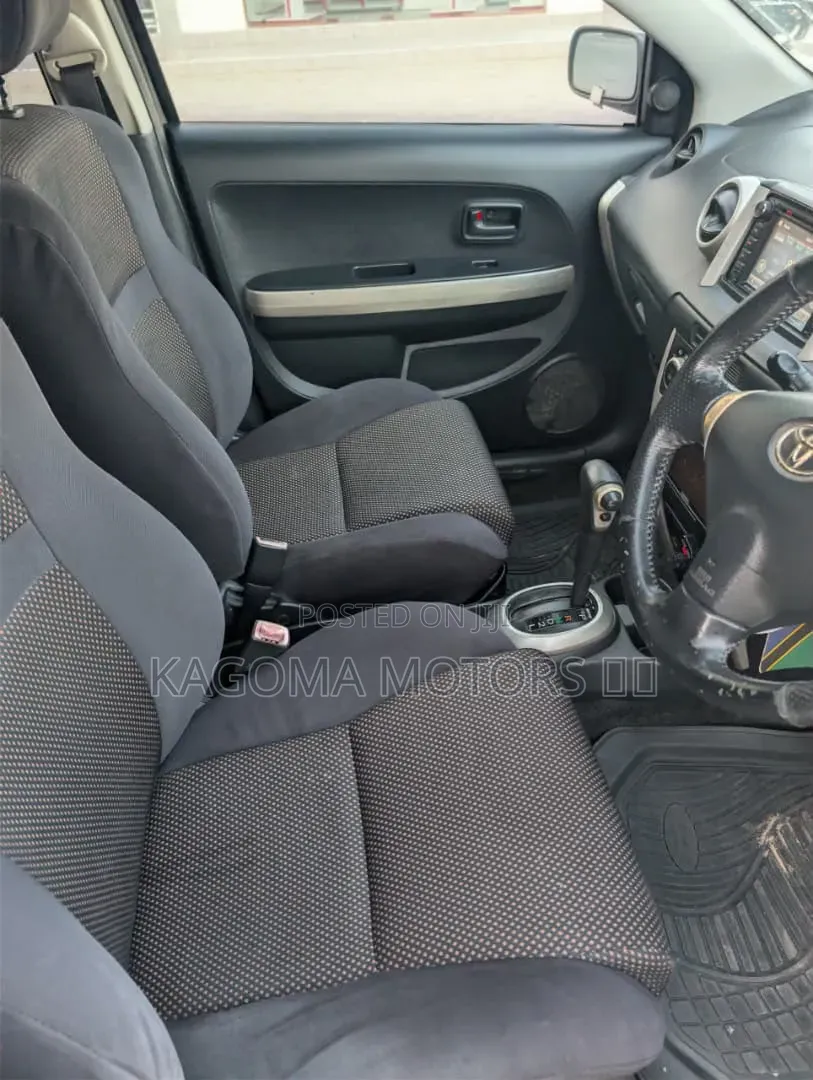 Toyota IST 2004 Gray
