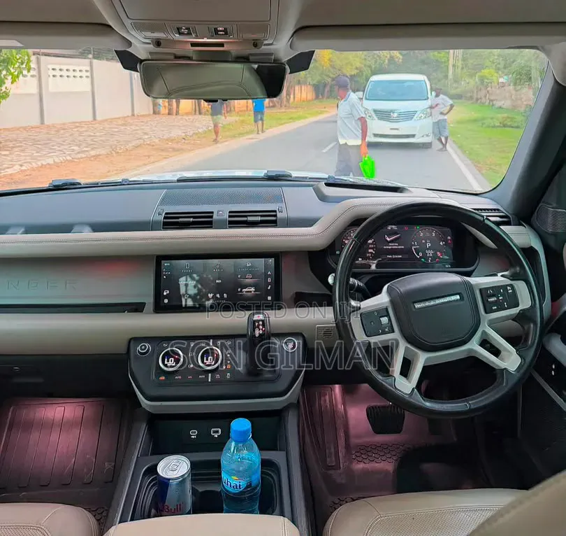 Land Rover Defender 2021 White