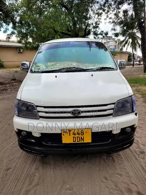 Toyota Noah 2003 White