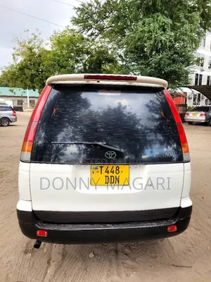 Toyota Noah 2003 White
