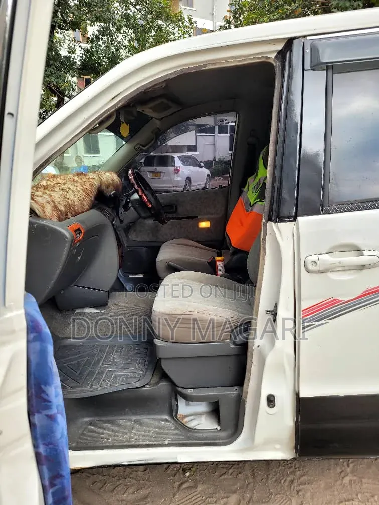 Toyota Noah 2003 White