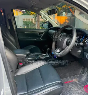 Toyota Fortuner 2021 Silver