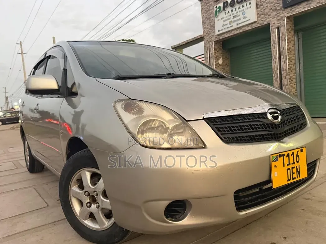Toyota Corolla Spacio 2002 Gold