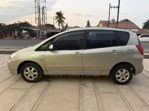 Toyota Corolla Spacio 2002 Gold