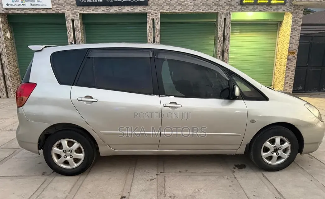 Toyota Corolla Spacio 2002 Gold