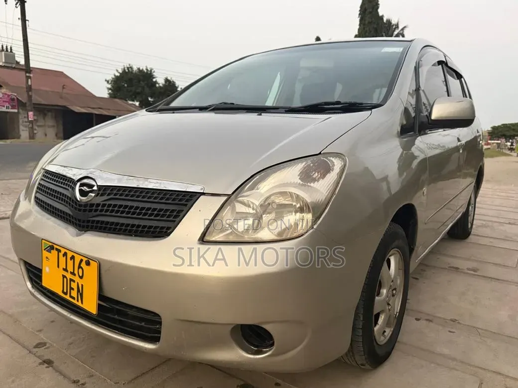 Toyota Corolla Spacio 2002 Gold