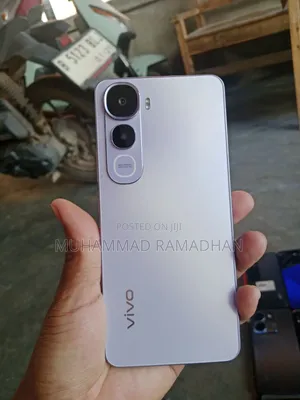 Vivo Y400 256 GB Purple