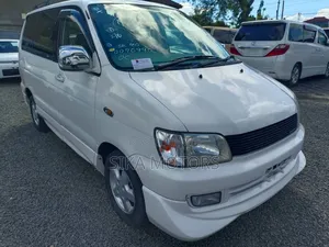 Toyota Noah 2005 White