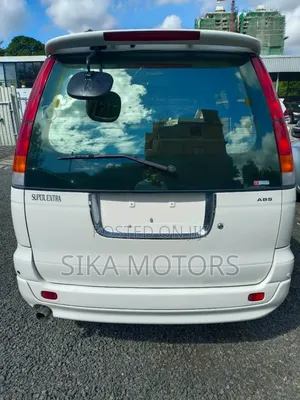 Toyota Noah 2005 White