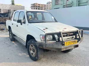 Toyota Hilux 2003 White