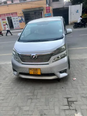 Toyota Vellfire 2009 Silver