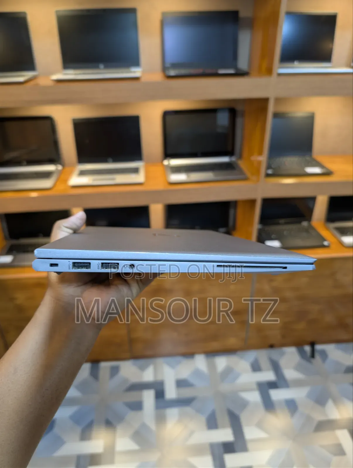 New Laptop HP ZBook Firefly G8 16GB Intel Core i5 SSD 512GB