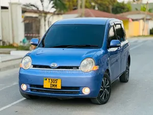 Toyota Sienta 2005 Blue