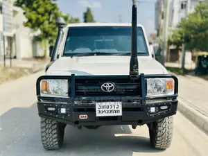 Toyota Land Cruiser 79 Series 2018 White
