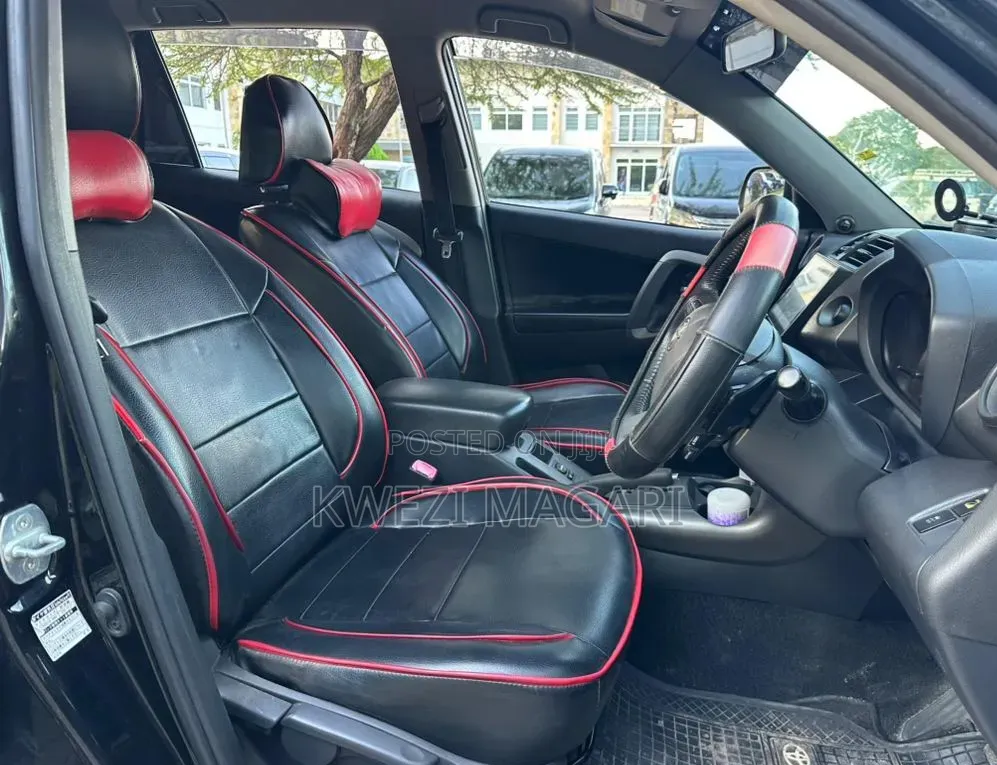 Toyota Vanguard 2011 Black